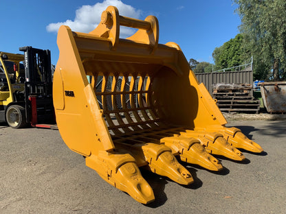 Sorting Bucket including bolt on cutting edge